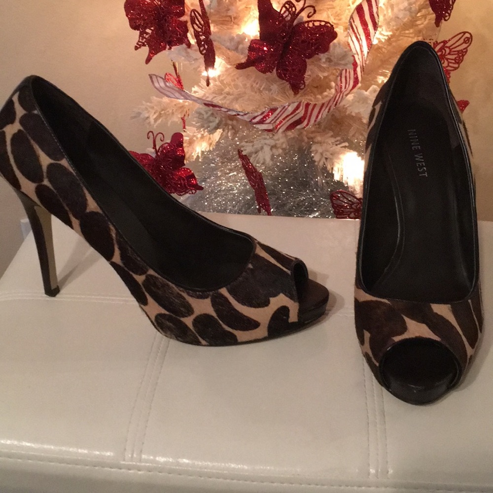 Nine West “Liatris” Animal Print Peep Toe Pumps 🐆